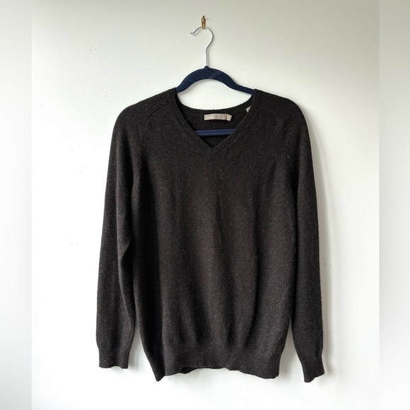VINCE Cashmere Weekend V-Neck Sweater - Picture 1 of 7